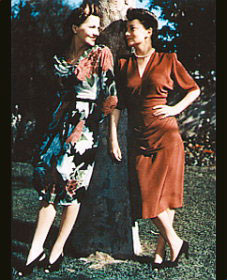 Sisters Joan Fontaine and Olivia de Havilland.