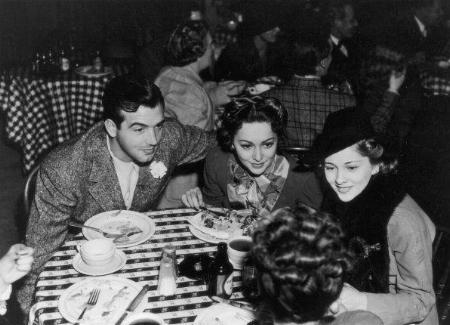 Olivia and Joan at the Oscars in the 40's.